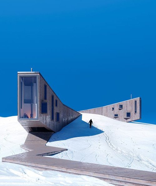 Welcome to ‘Elegance in Elevation,’ where architectural ingenuity meets the unique challenges of high-altitude environments: Image Credits: Behance